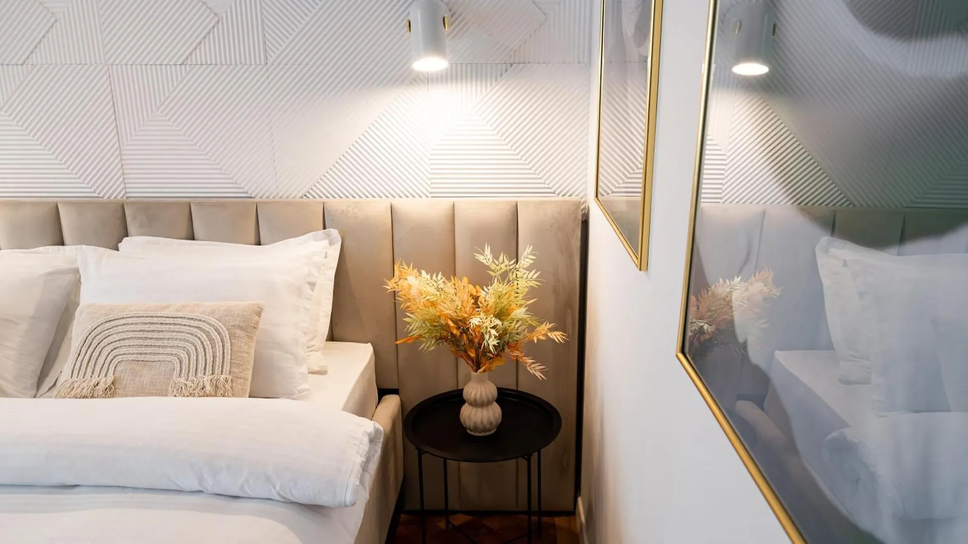 Appartamento Central Square Haven 2A - Central Gem With Air Conditioning Bucarest