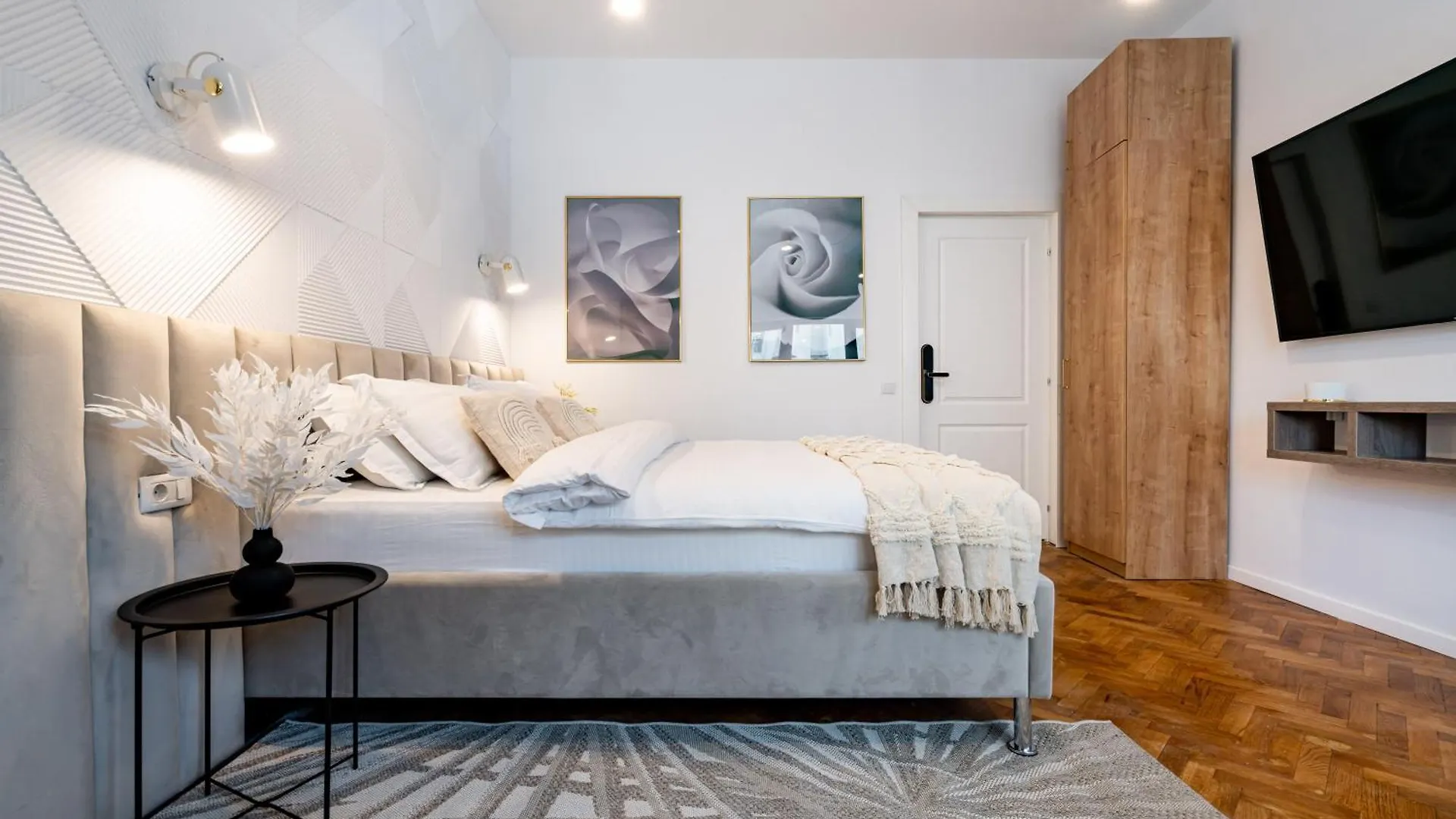 Appartamento Central Square Haven 2A - Central Gem With Air Conditioning Bucarest Romania